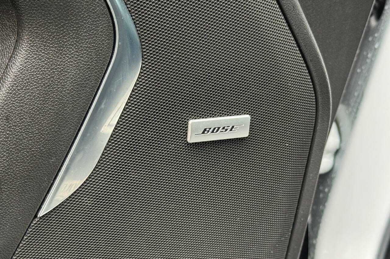 Used 2023 Chevrolet Suburban Premier image 28