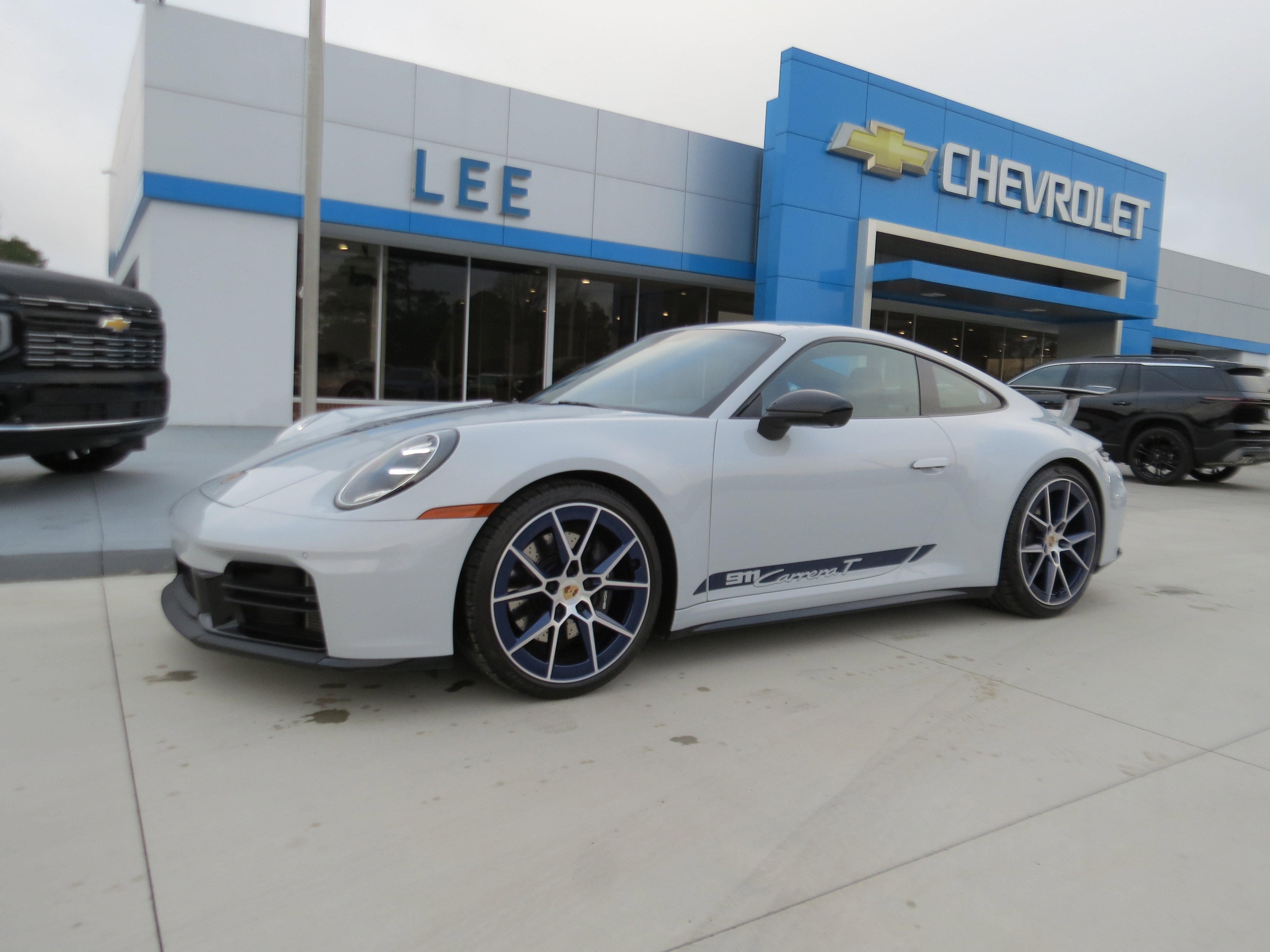 Used 2025 Porsche 911 Carrera T RWD image 1
