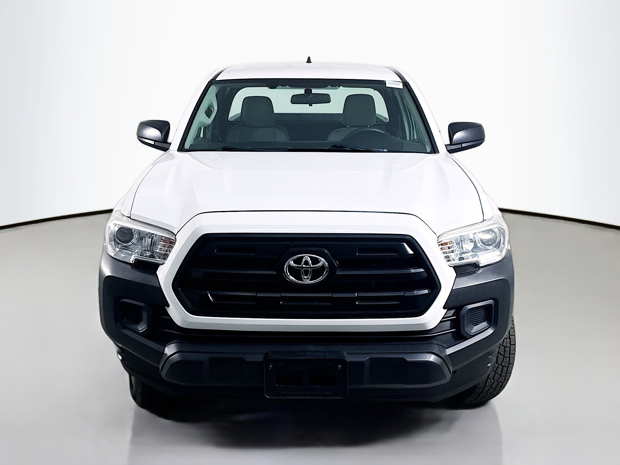 Used 2017 Toyota Tacoma SR image 2