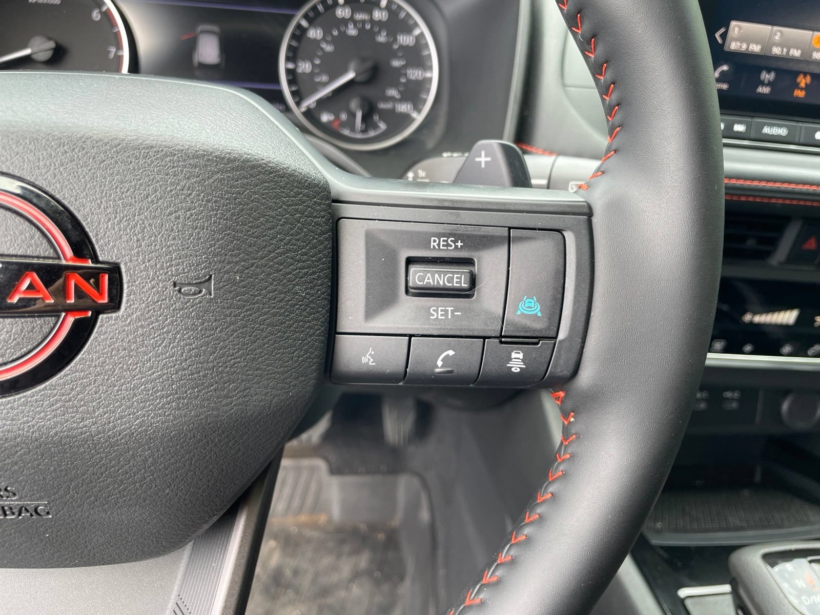 Used 2025 Nissan Rogue SV AWD/4WD image 21