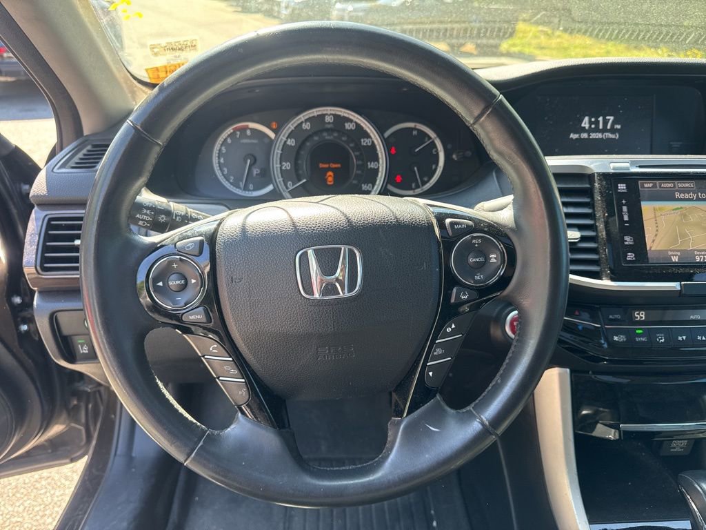 Used 2017 Honda Accord Touring image 11