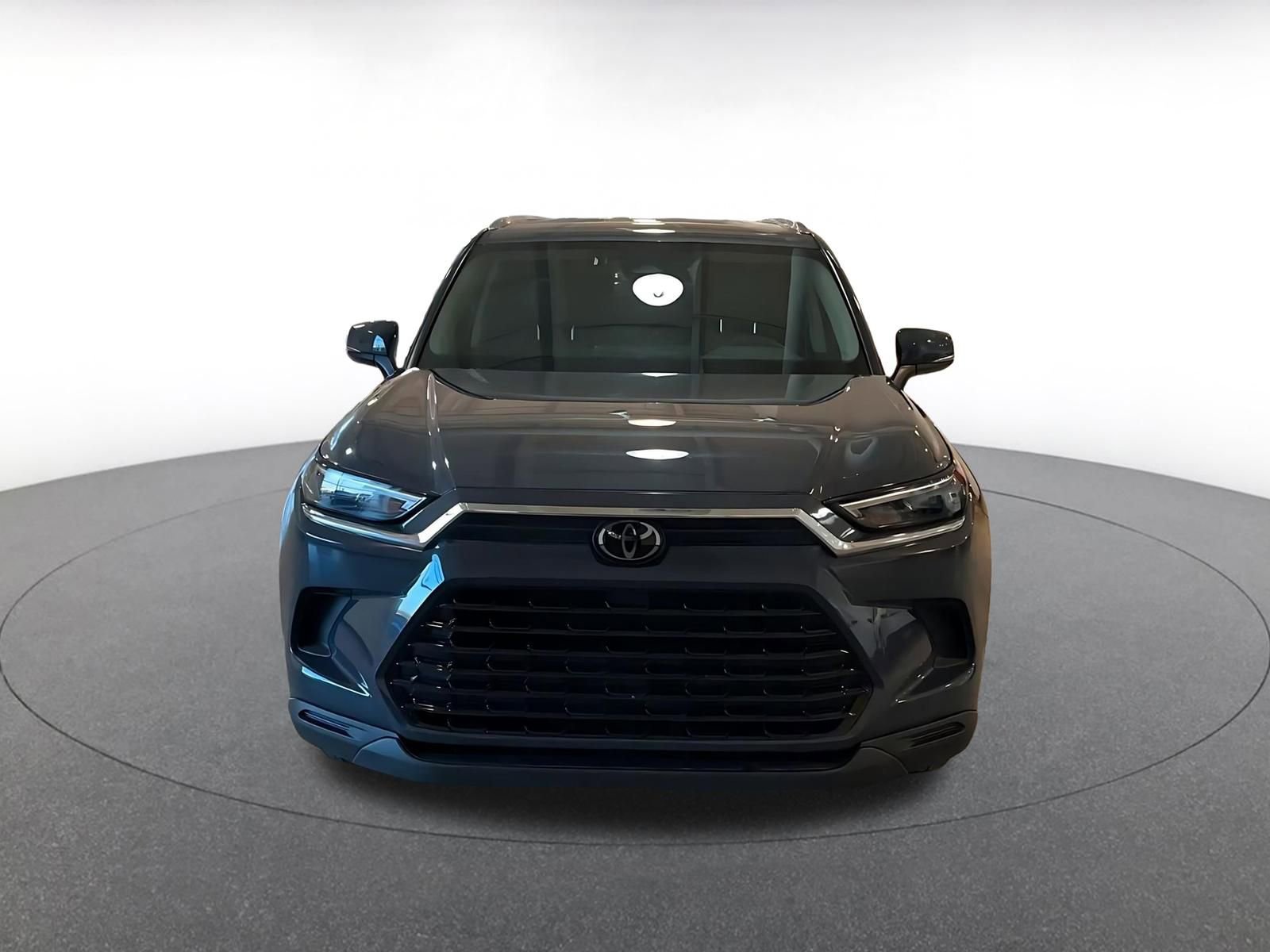 Used 2025 Toyota Grand Highlander FWD image 4