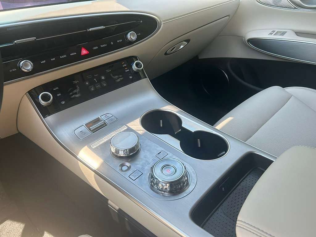 Certified 2026 Genesis GV70 2.5T Select AWD/4WD image 14
