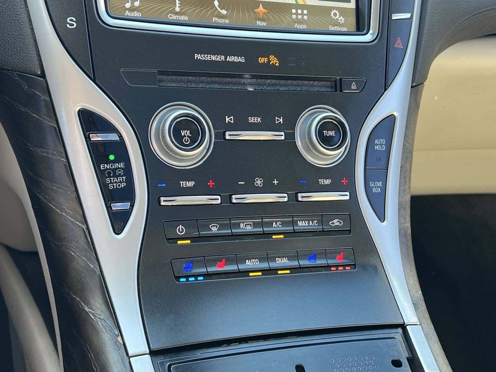 Used 2017 Lincoln MKX Reserve w/ Driver Assistance Package AWD/4WD image 21