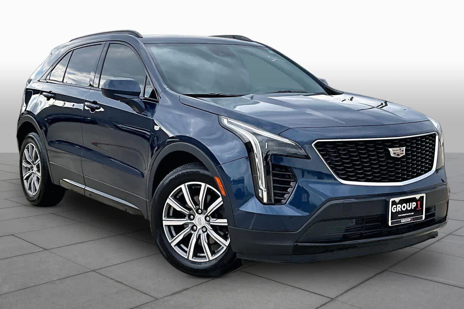 Used 2019 Cadillac XT4 Sport w/ Cold Weather Package AWD/4WD image 3
