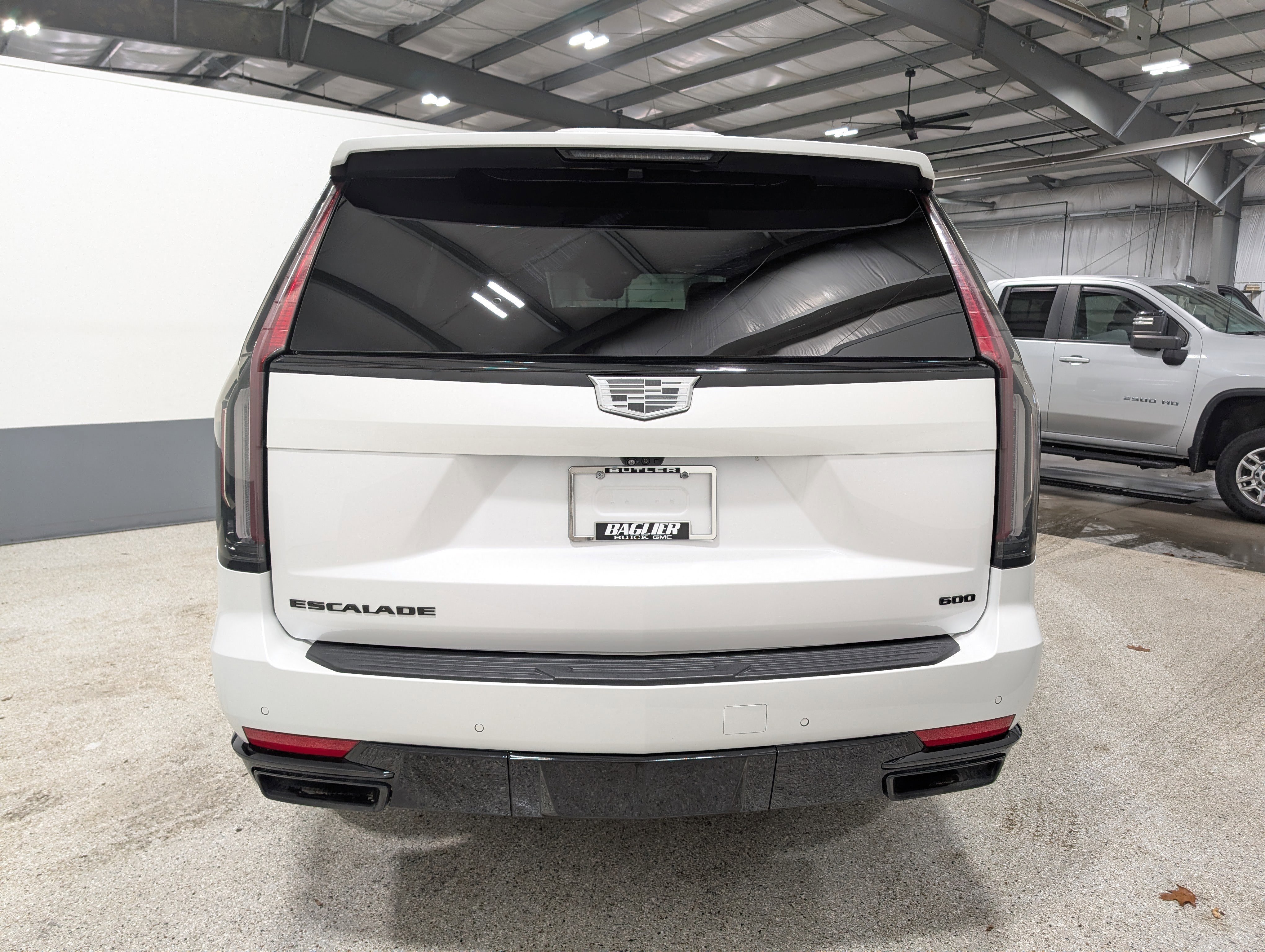 Used 2023 Cadillac Escalade Sport w/ LPO, ONYX Package AWD/4WD image 4