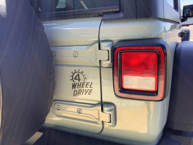 Used 2024 Jeep Wrangler Unlimited AWD/4WD image 43