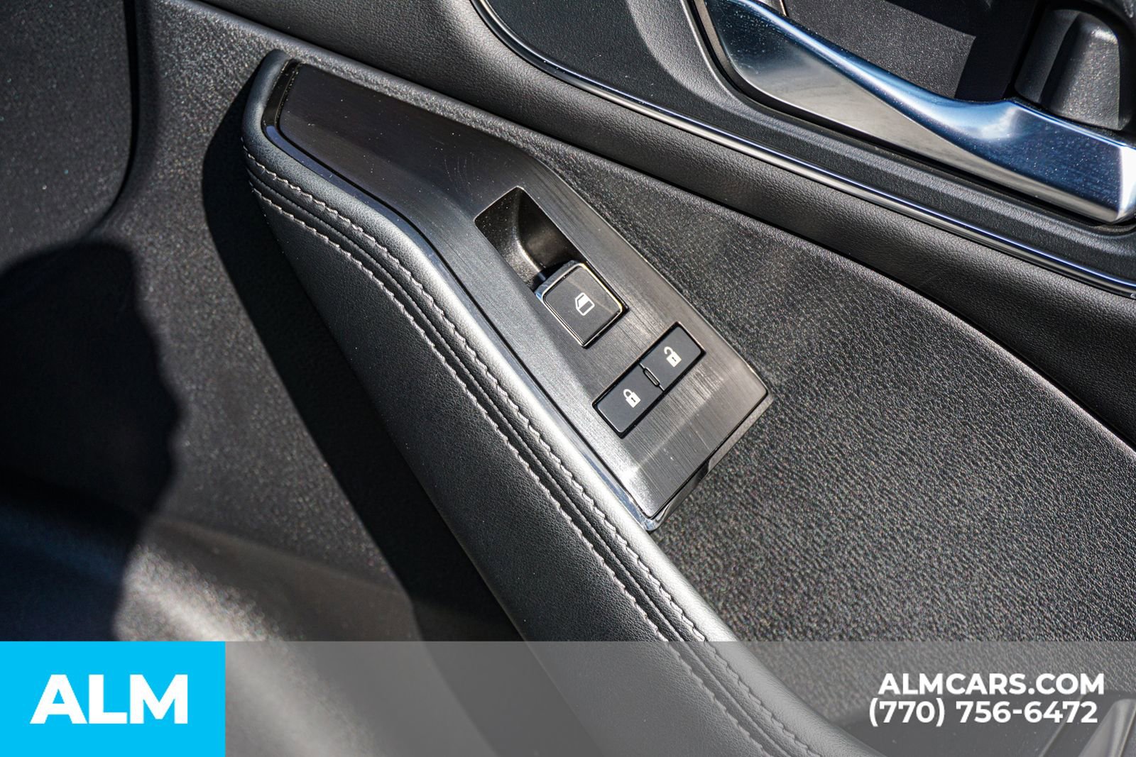 Used 2025 Nissan Rogue Platinum FWD image 53