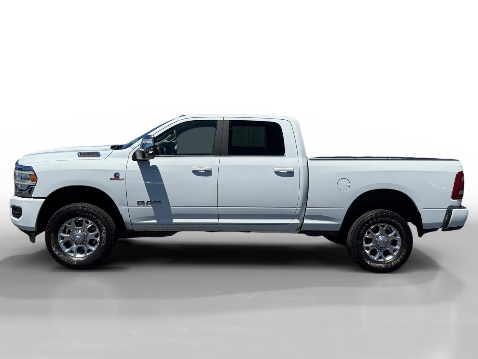 Used 2024 RAM 2500 Laramie w/ Safety Group AWD/4WD image 2
