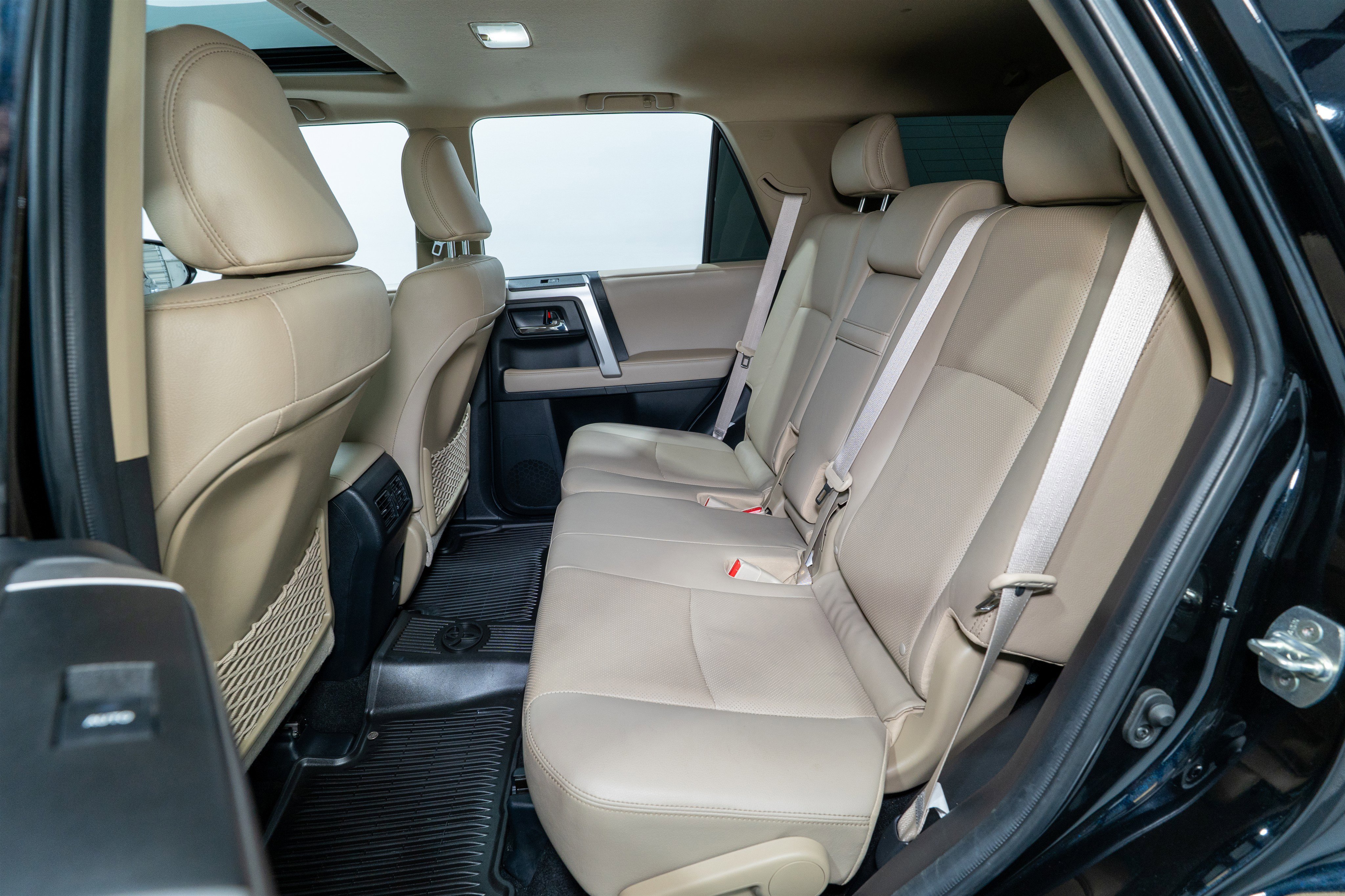 Used 2024 Toyota 4Runner Limited image 34