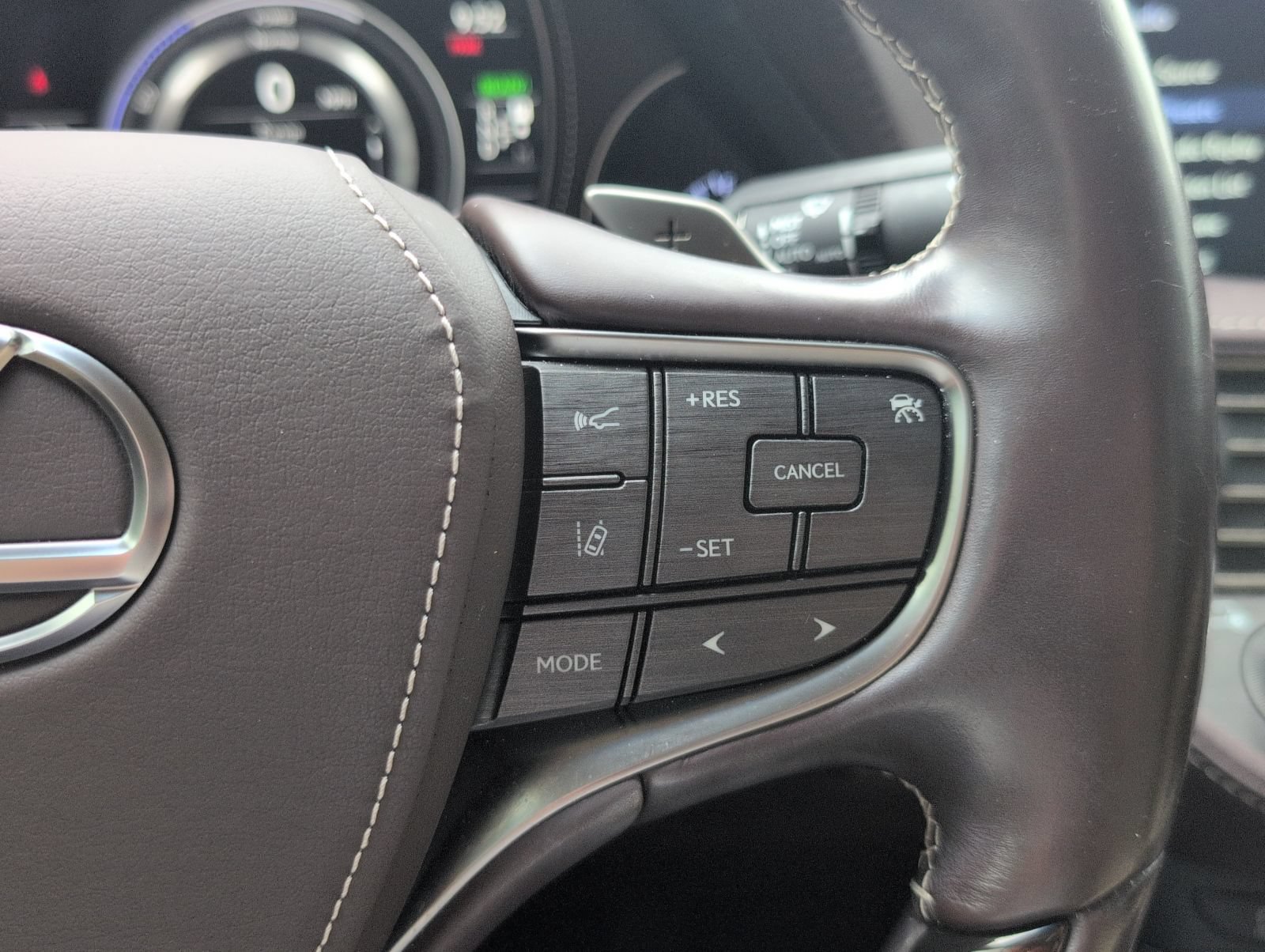 Used 2019 Lexus LS 500h RWD image 19