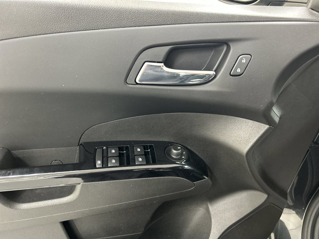 Used 2019 Chevrolet Sonic LT w/ Convenience Package FWD image 11