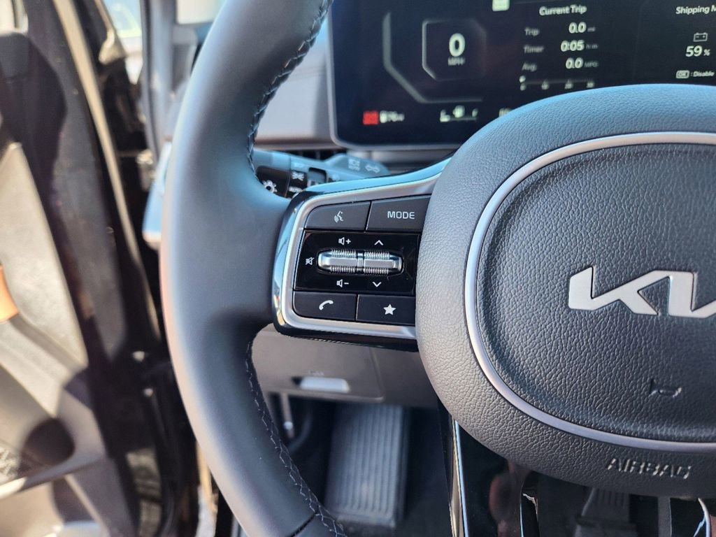 Certified 2025 Kia Carnival SX image 26