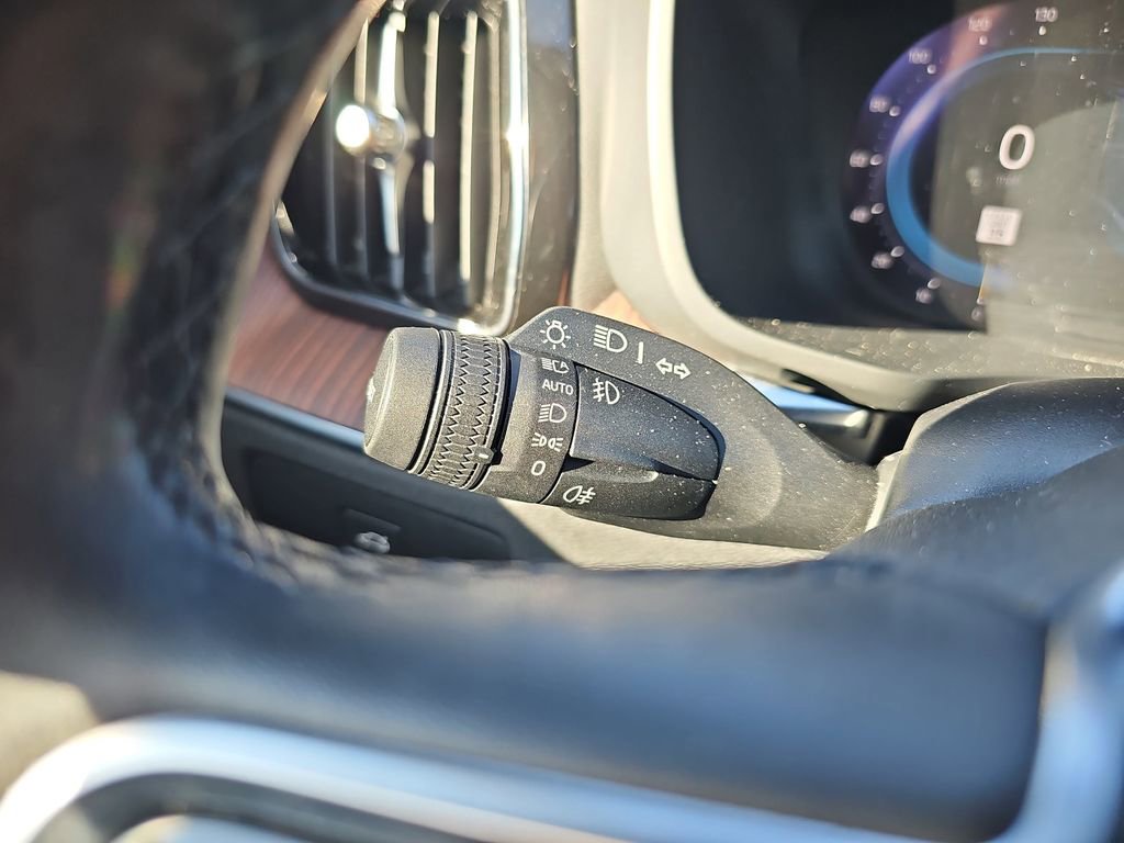 Used 2023 Volvo XC60 B5 Plus w/ Protection Package Premier image 31