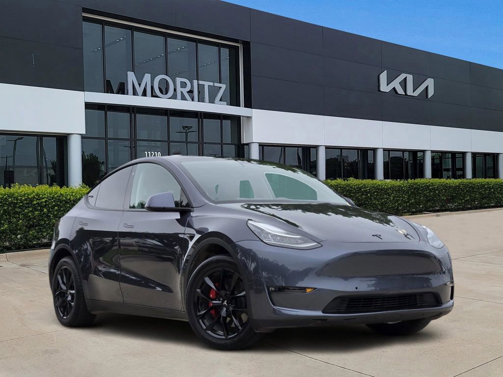 Used 2022 Tesla Model Y Long Range AWD/4WD image 1
