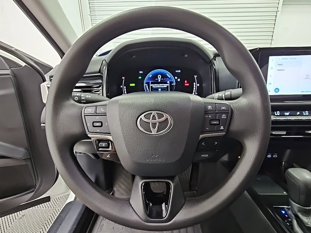 Used 2025 Toyota Camry LE FWD image 21