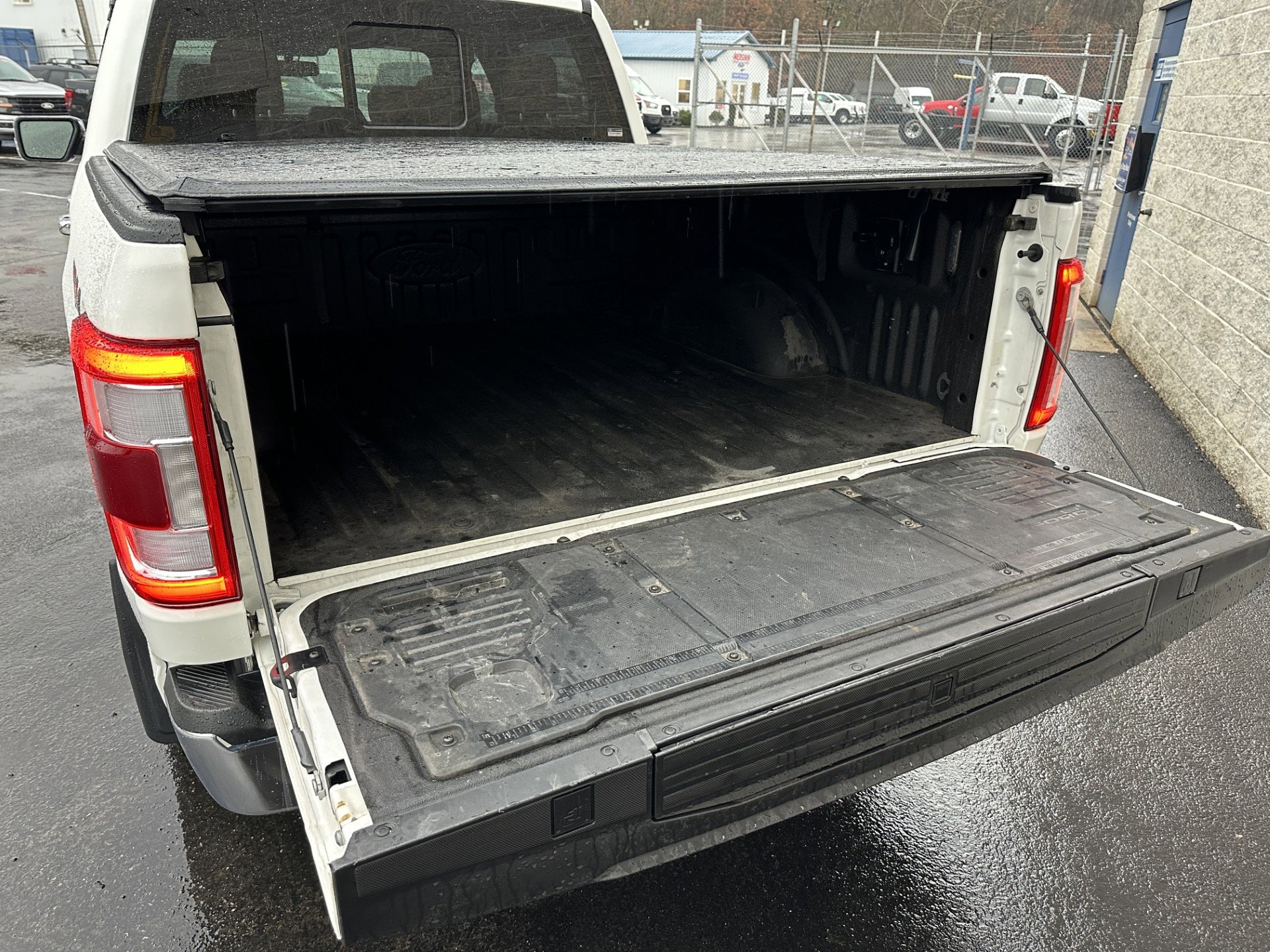 Used 2022 Ford F150 Lariat w/ Equipment Group 502A High AWD/4WD image 7