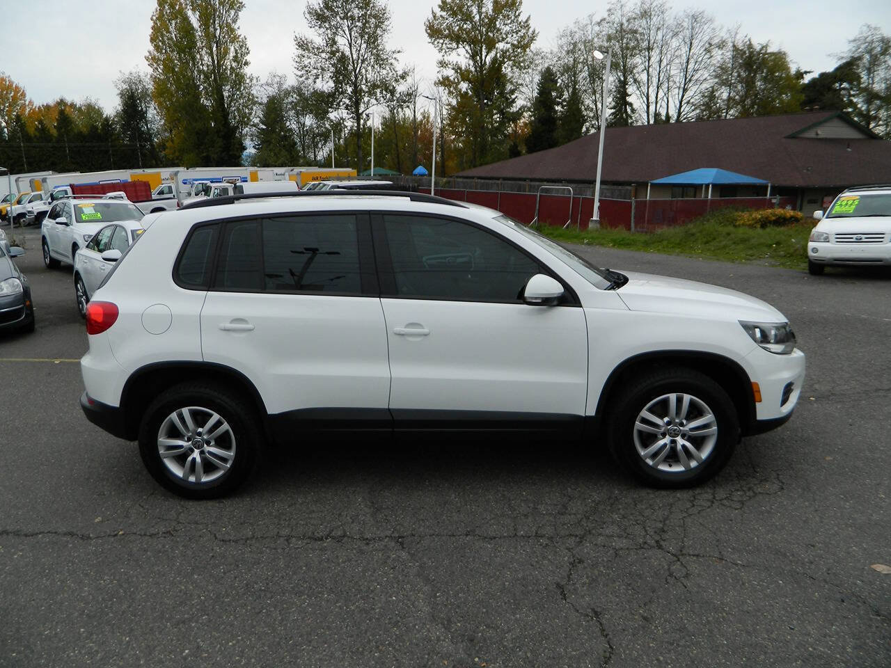 Used 2016 Volkswagen Tiguan S AWD/4WD image 9
