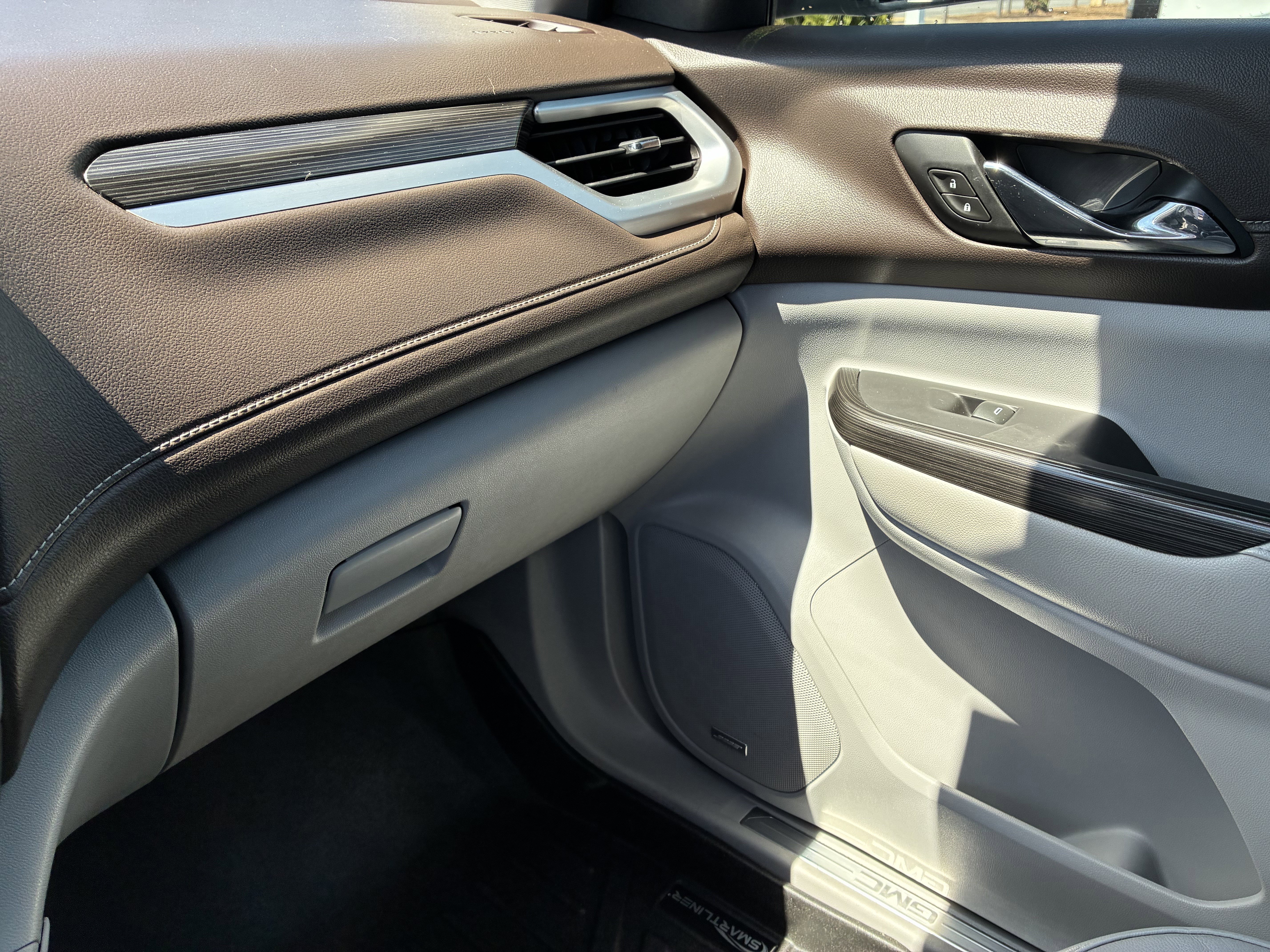 Used 2019 GMC Acadia SLT image 37