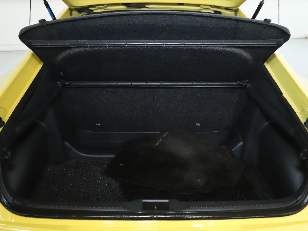 Used 2003 Toyota Celica GT image 28