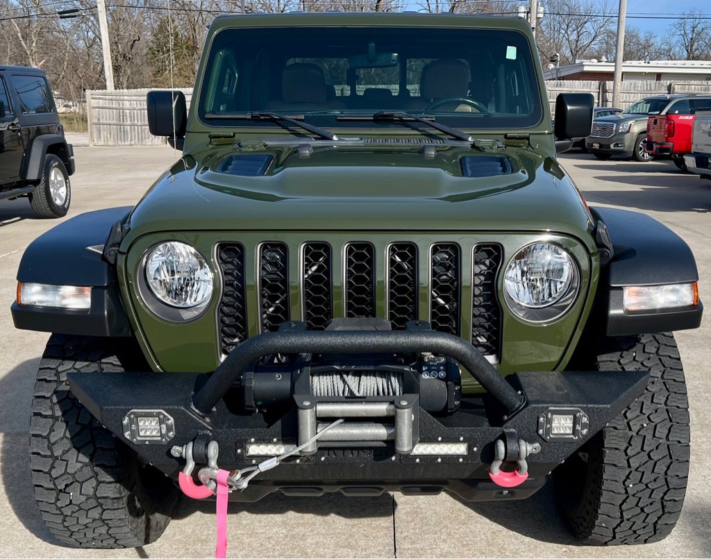 Used 2023 Jeep Gladiator Rubicon w/ Cold Weather Group AWD/4WD image 2