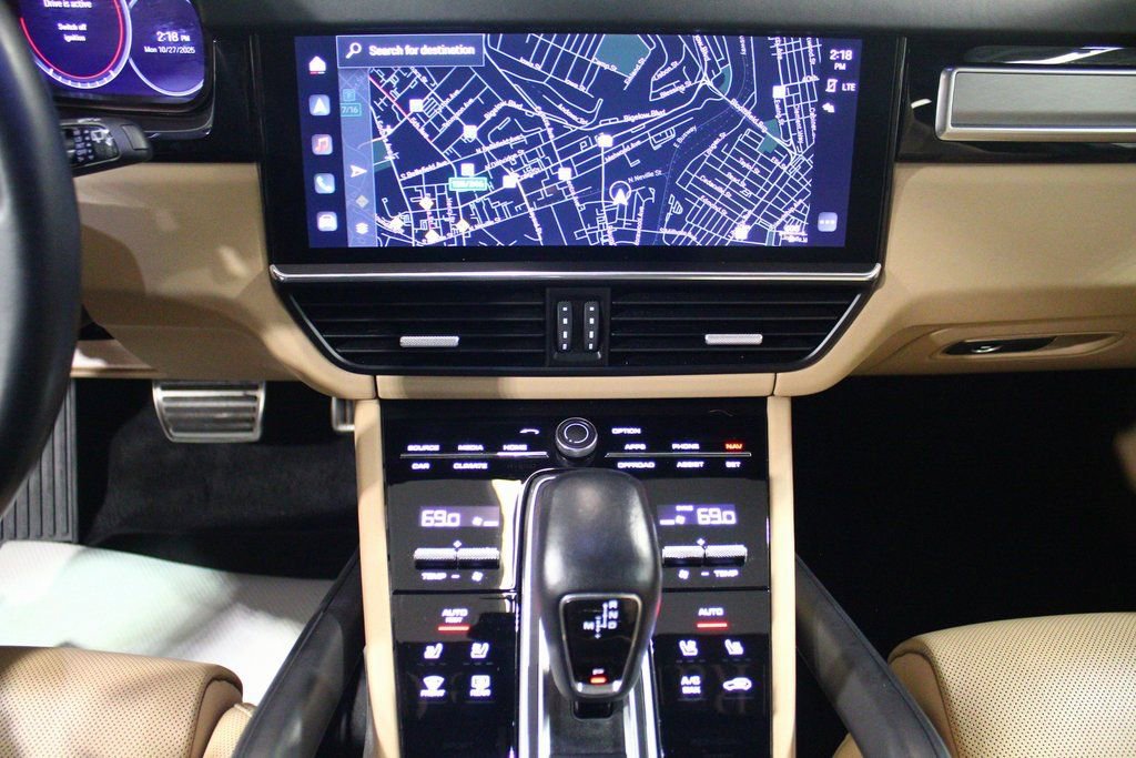 Used 2022 Porsche Cayenne Turbo image 20