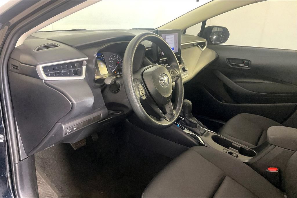 Used 2025 Toyota Corolla LE FWD image 16