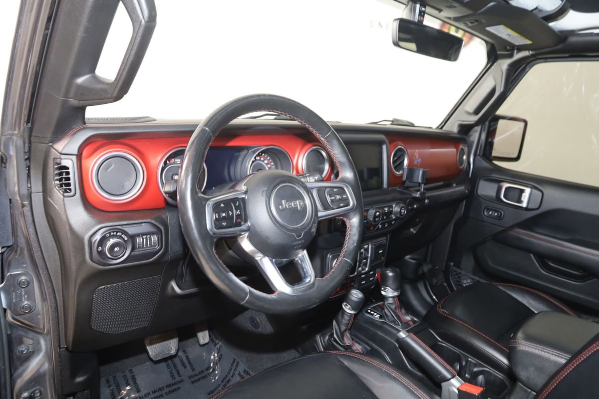Used 2018 Jeep Wrangler Unlimited Rubicon w/ Dual Top Group AWD/4WD image 28