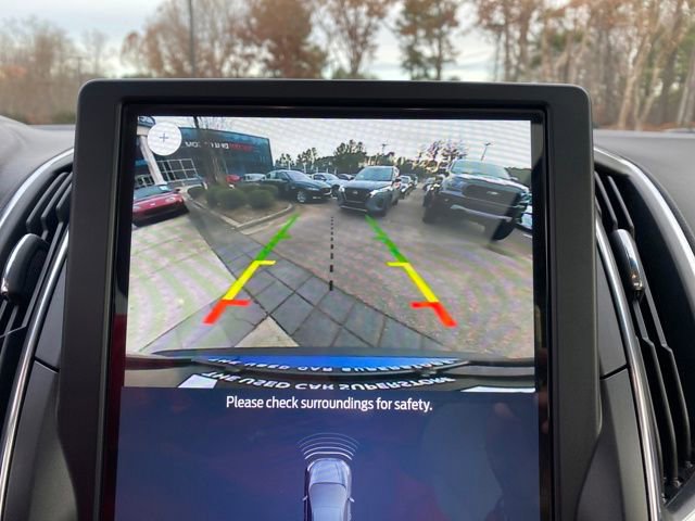 Used 2022 Ford Edge Titanium image 13