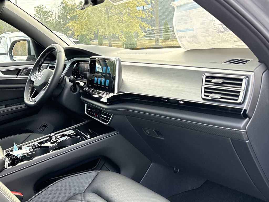 New 2026 Volkswagen Atlas Cross Sport SE image 21