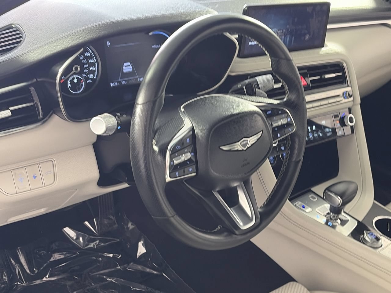 Used 2025 Genesis G70 2.5T AWD/4WD image 11