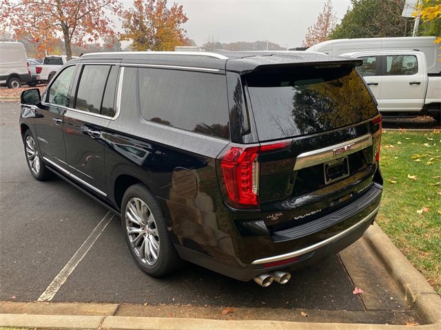 Used 2023 GMC Yukon XL Denali w/ Denali Reserve Package image 32