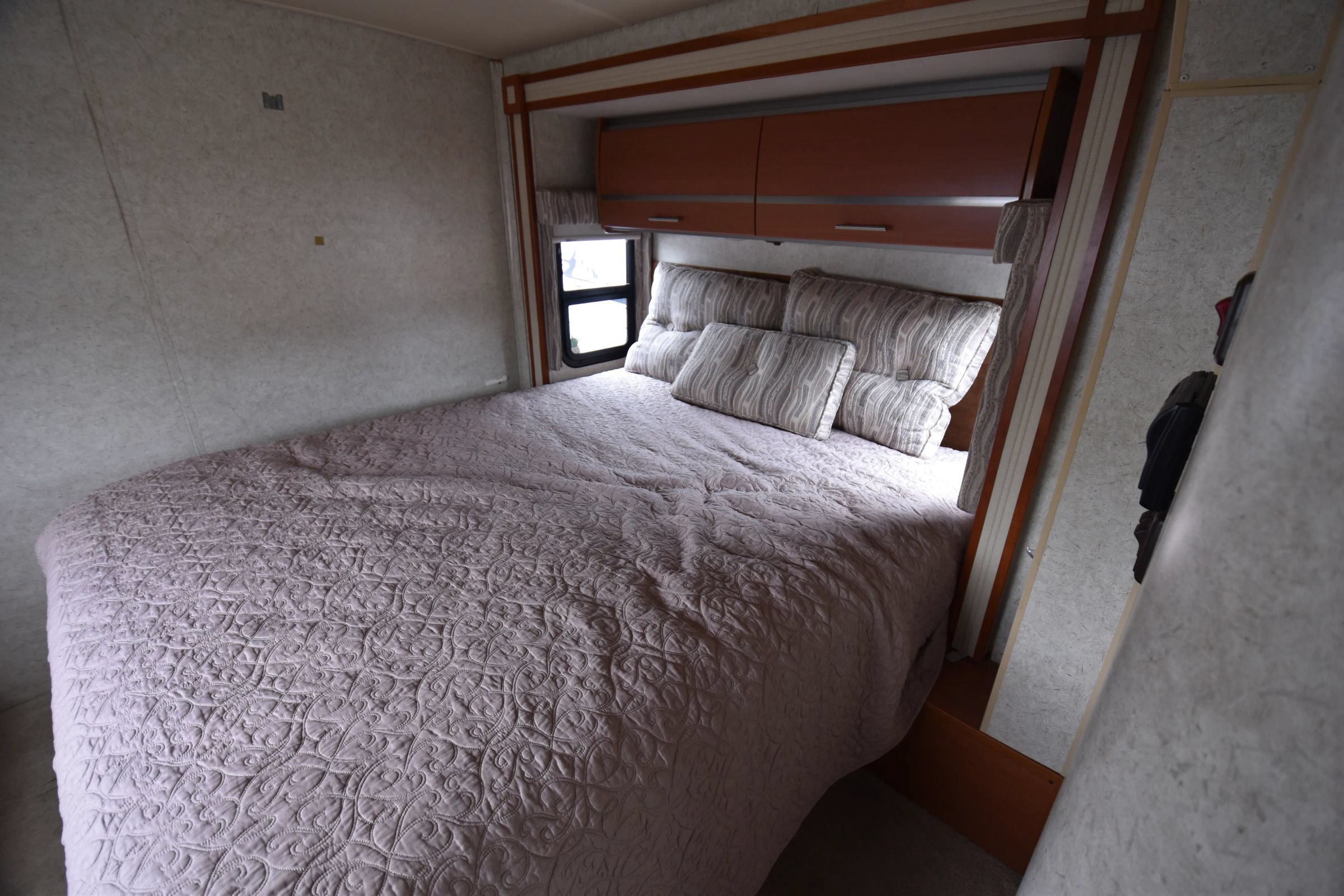 Used 2010 Mercedes-Benz Sprinter 3500 image 28