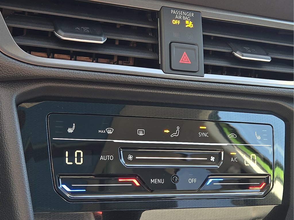 New 2026 Volkswagen Taos SE FWD image 18