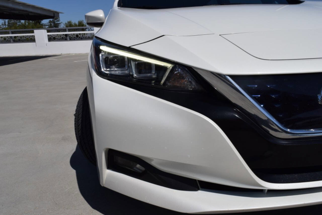 Used 2019 Nissan Leaf SV w/ SV Technology Package image 3