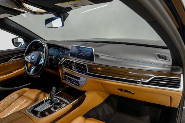 Used 2022 BMW 750i xDrive w/ Luxury Rear Seating Package AWD/4WD image 20