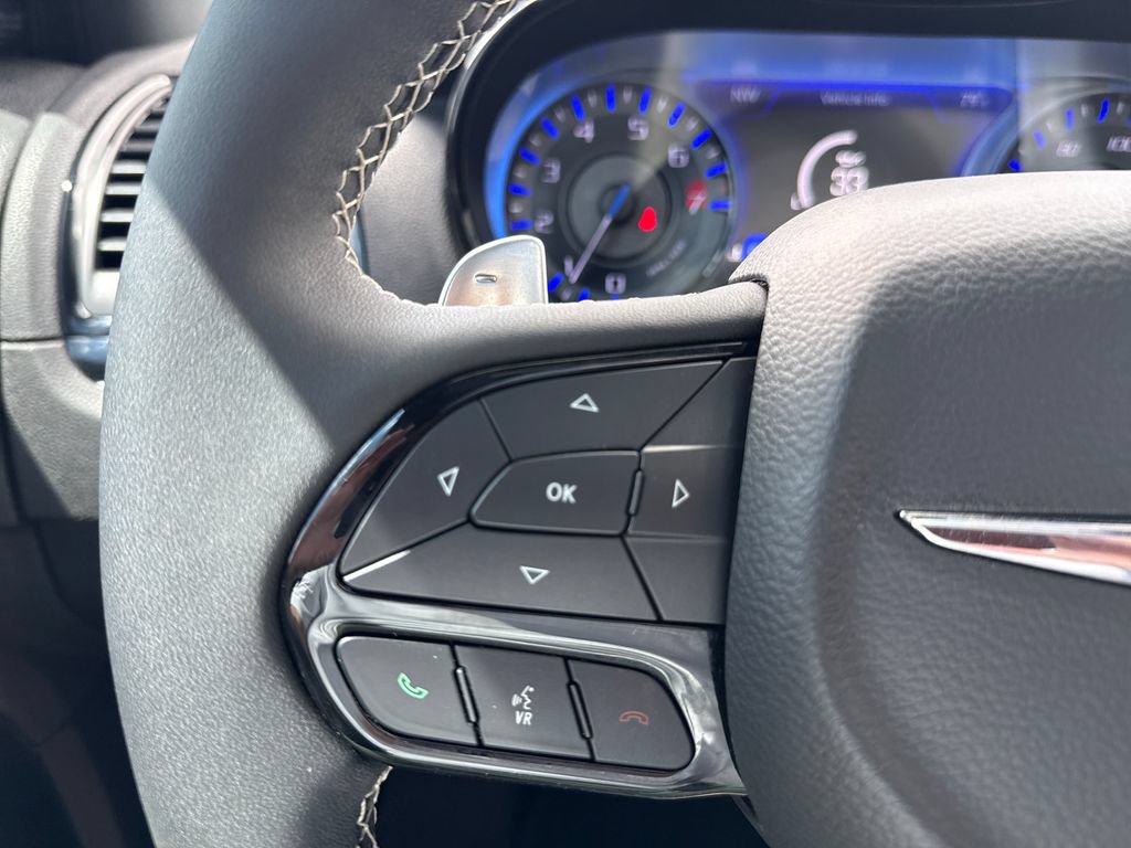 Used 2023 Chrysler 300 S w/ Comfort Group RWD image 19