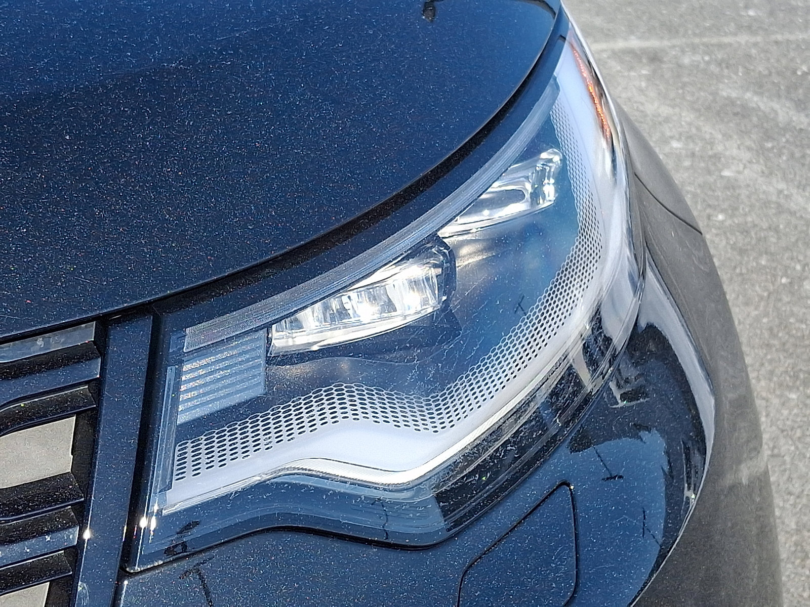 Used 2025 Land Rover Discovery Dynamic SE image 9