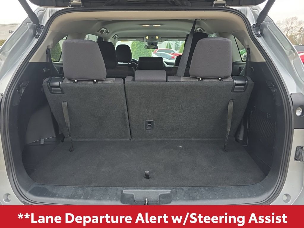 Used 2024 Toyota Highlander LE image 12