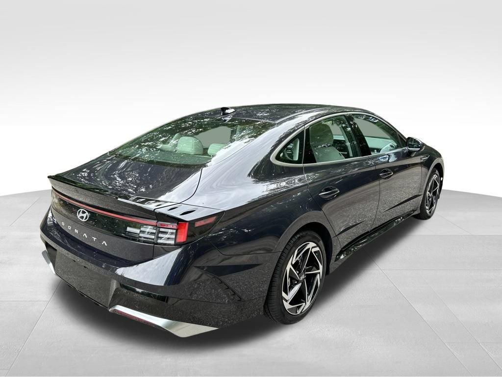 Certified 2026 Hyundai Sonata SEL FWD image 5