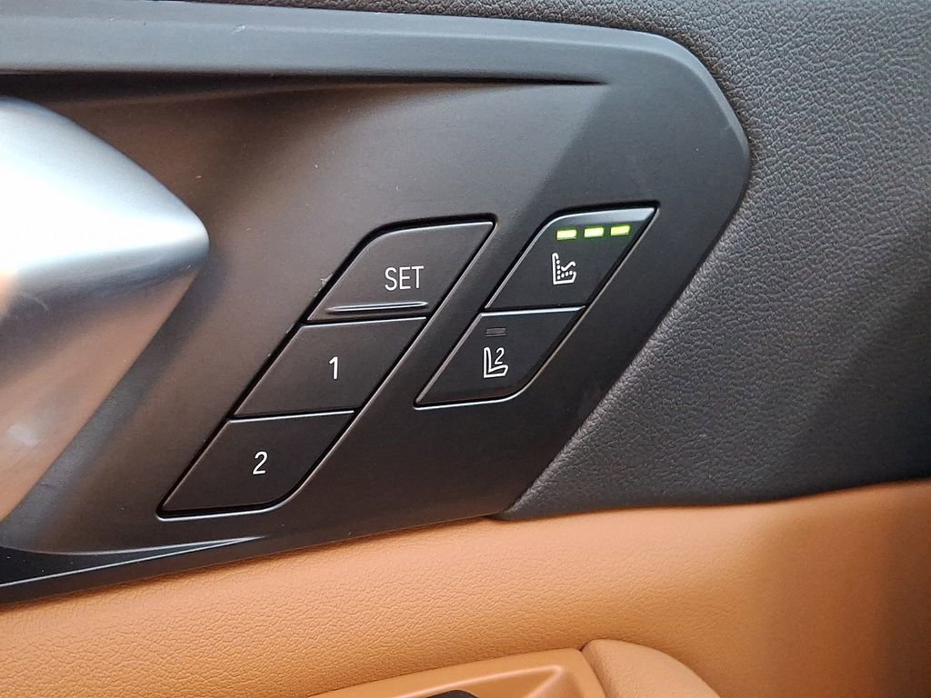 Certified 2023 BMW X5 xDrive45e w/ Executive Package image 25