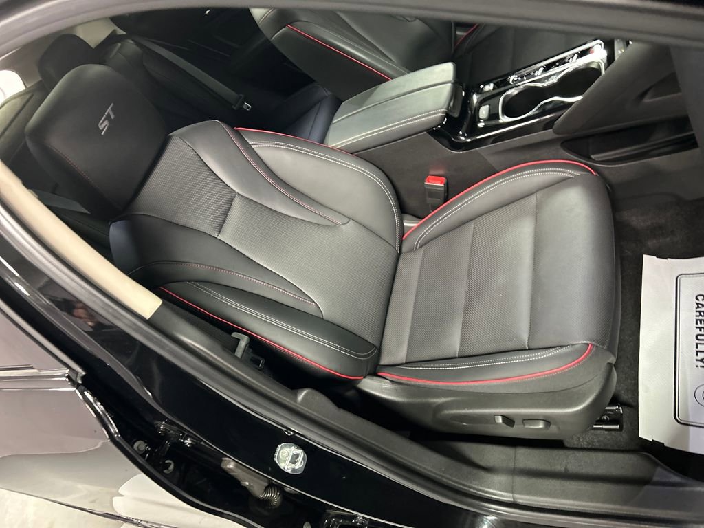 Used 2023 Buick Envision Essence w/ Sport Touring Package image 26