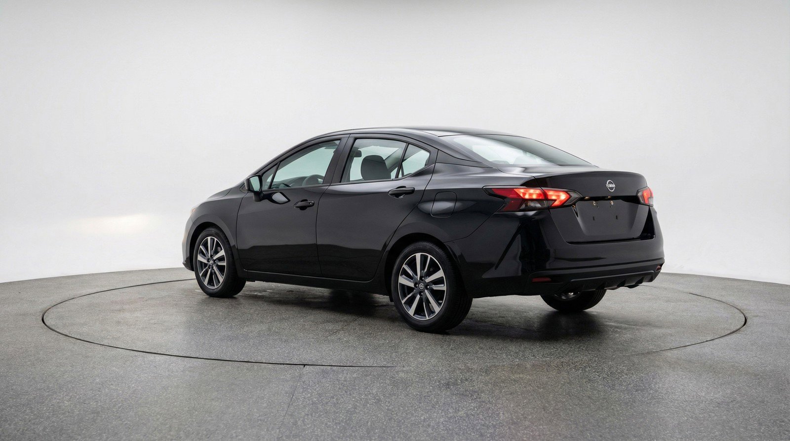 Used 2025 Nissan Versa SV image 6