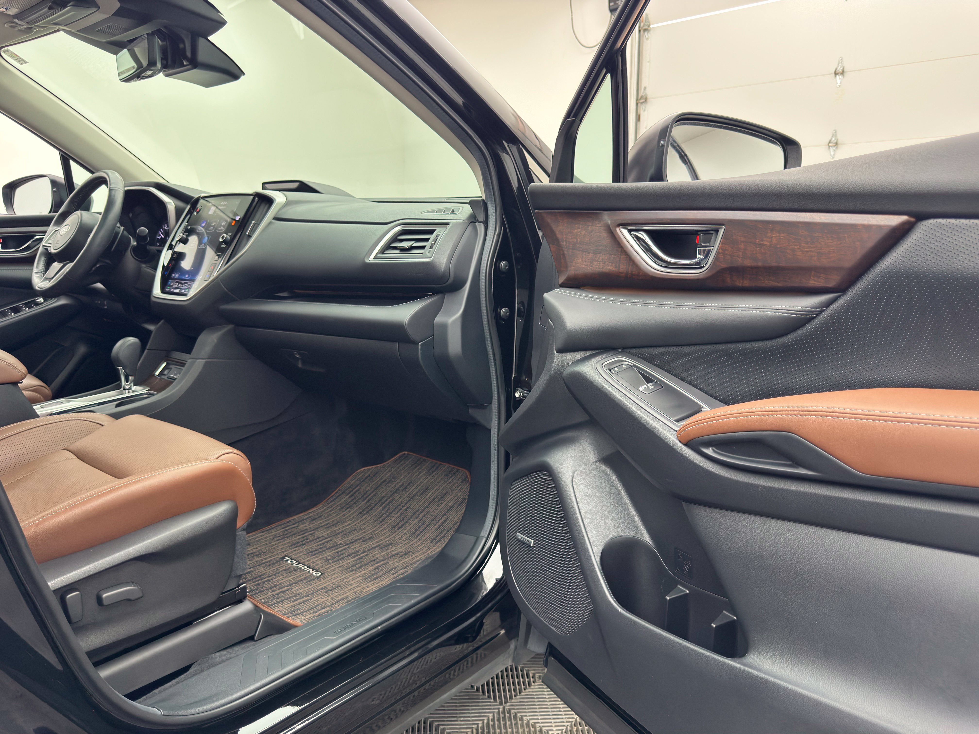 Used 2024 Subaru Ascent Touring AWD/4WD image 33