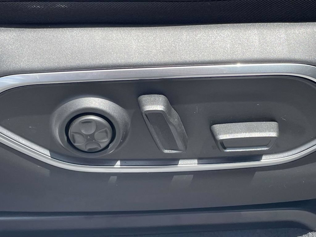 New 2026 Jeep Grand Wagoneer 4WD image 16
