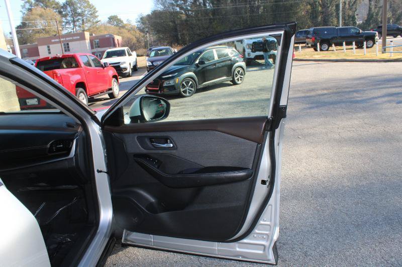Used 2022 Nissan Rogue SV AWD/4WD image 22
