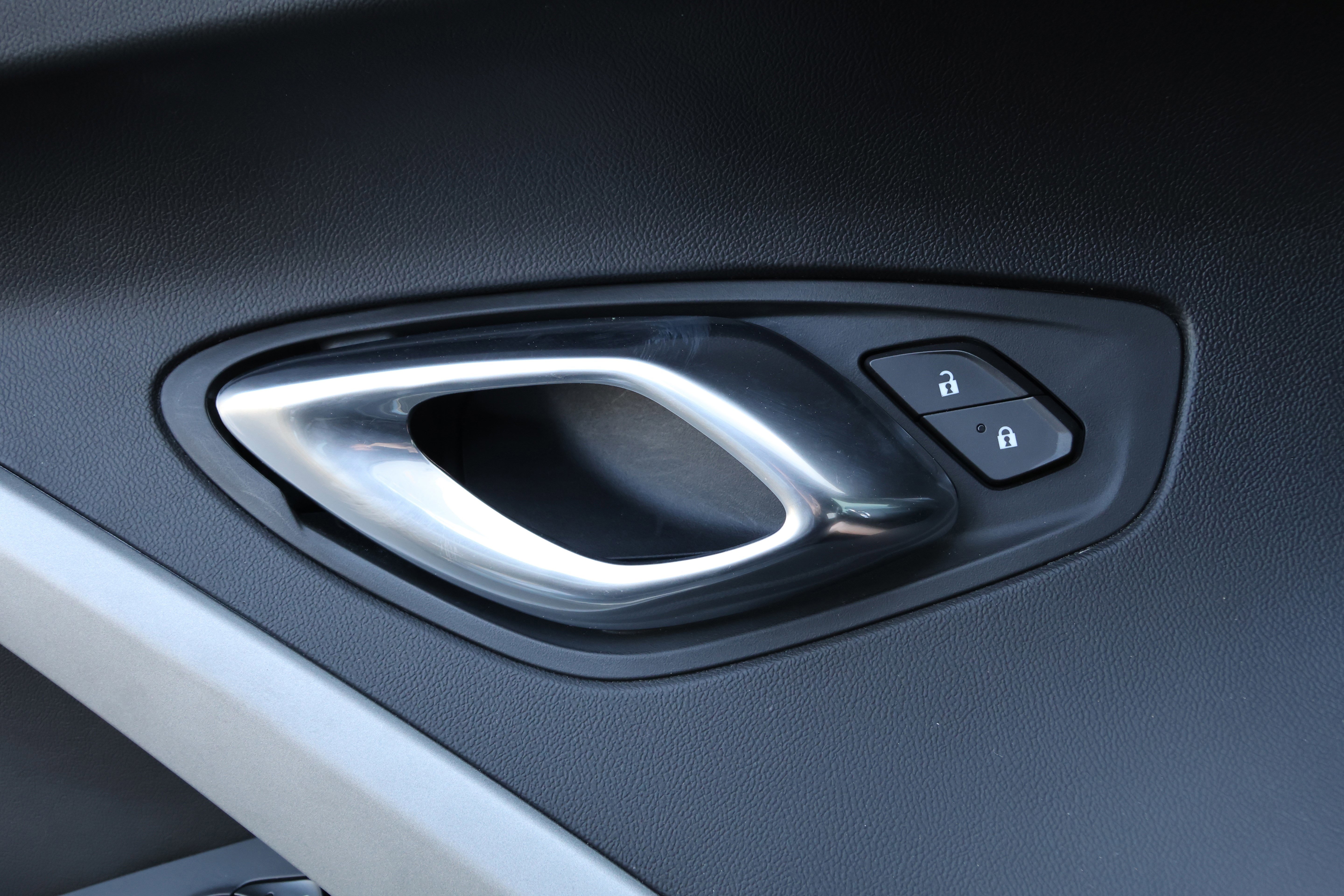 Used 2020 Chevrolet Camaro SS RWD image 13