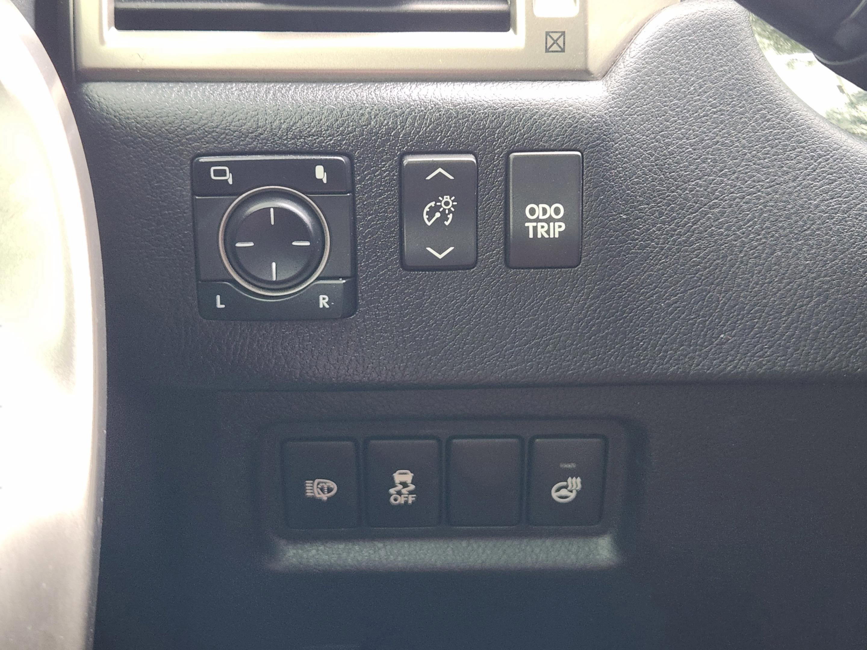 Used 2017 Lexus GX 460 Luxury w/ Preferred Accessory Package image 18