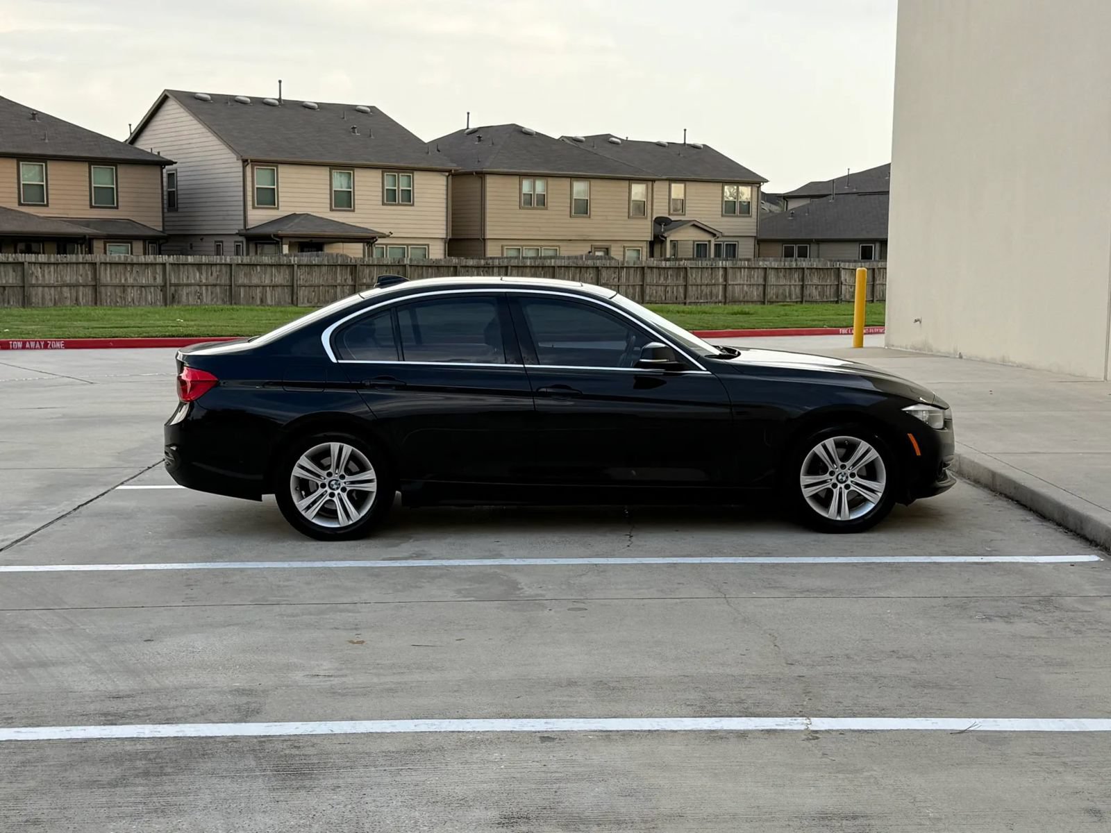 Used 2017 BMW 330i Sedan RWD image 8