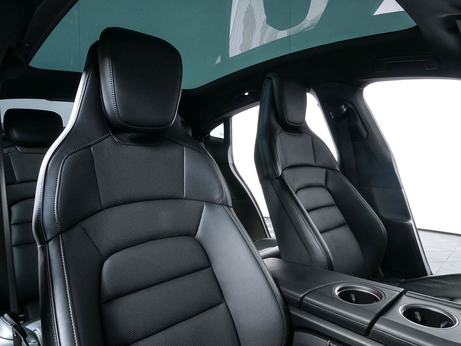 Certified 2025 Porsche Taycan AWD/4WD image 24
